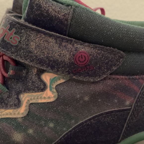 SKECHERS Little Girls Heart Lights Light-Up Adjustable Strap Sneaker Boo… - Picture 5 of 15